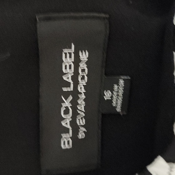 BKACK LABEL Elegant Black and White Patterned Dress Size 16. - Picture 2 of 8